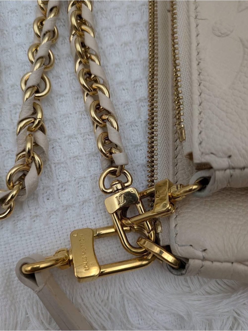 Louis Vuitton Multi Pochette Accessoires Cream - Picture 4 of 5
